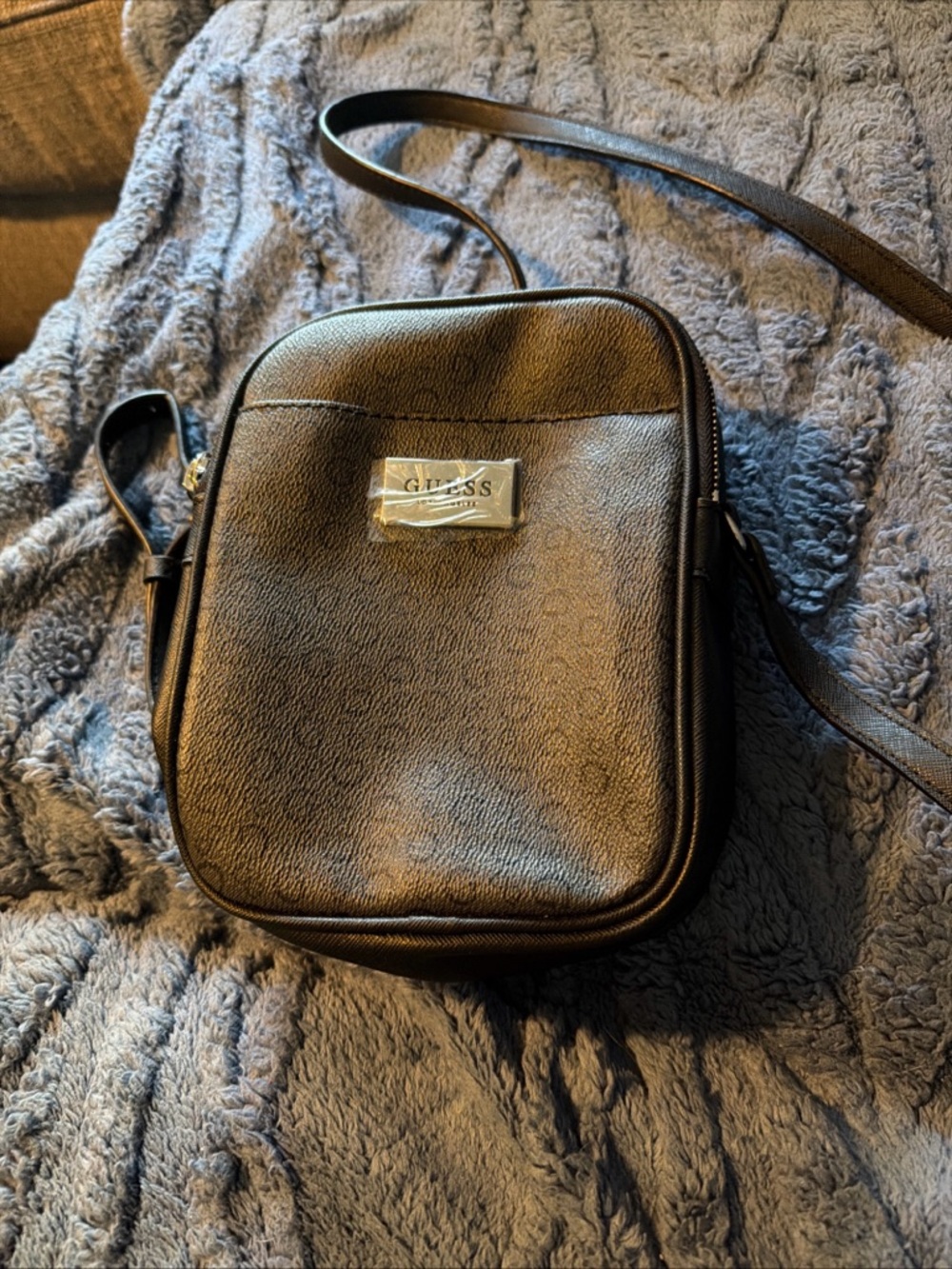 GUESS MINI CROSSBODY PURSE ,BLACK